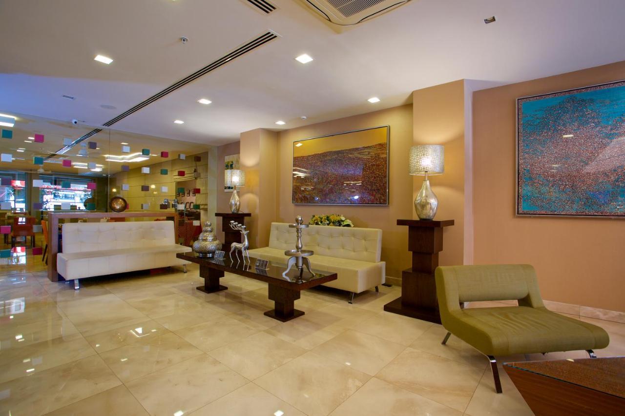 Hotel Ramada By Wyndham Istanbul Taksim Esterno foto
